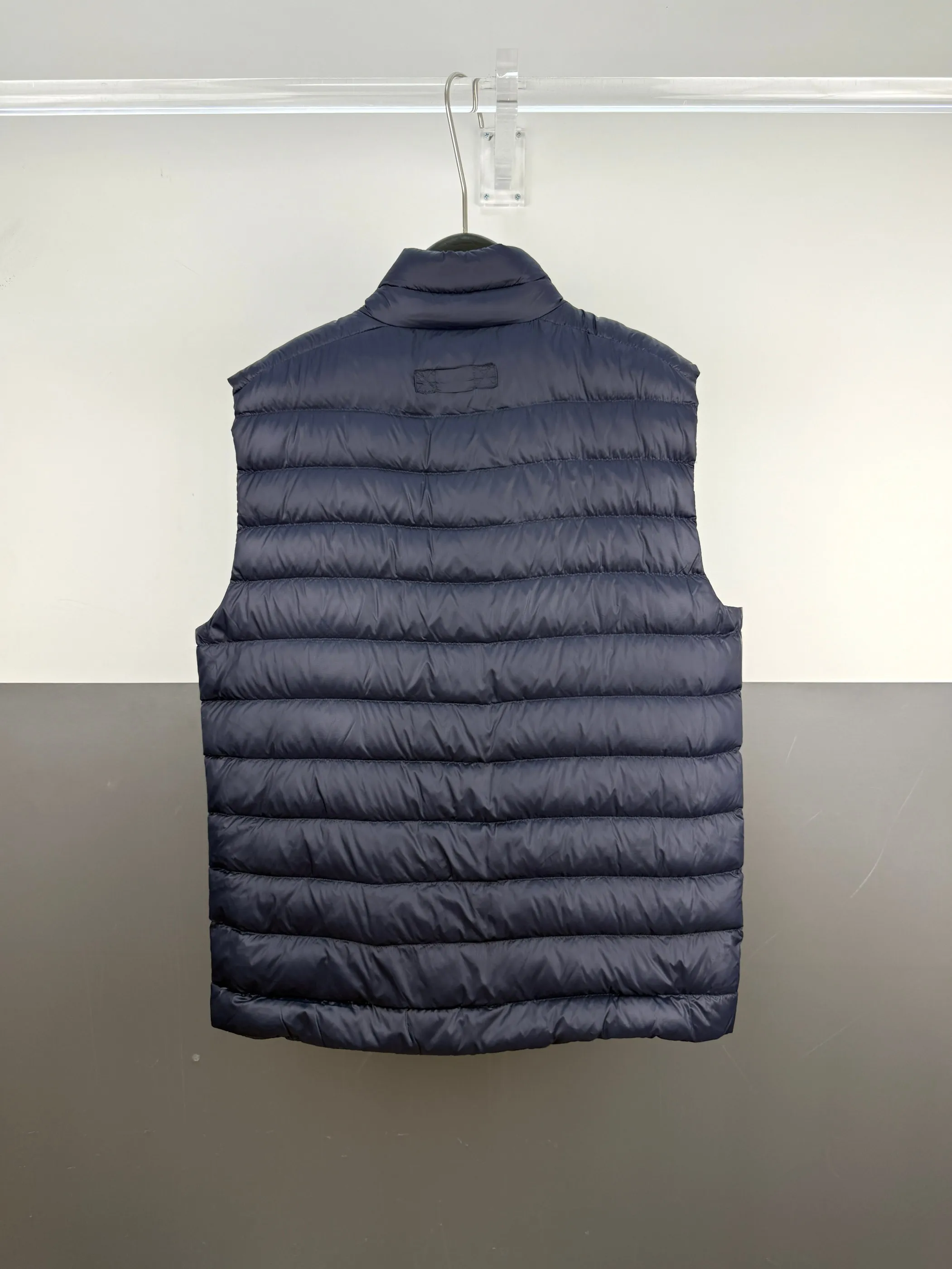 Canada Goose Canada Goose logo down vest S/M/L/XL